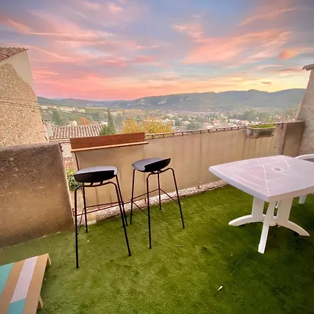 Appartement Grand T1 Vue Collines Au Coeur De La Provence Gréoux-les-Bains