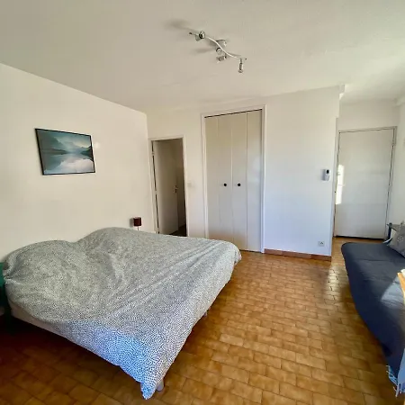Grand T1 Vue Collines Au Coeur De La Provence Apartment
